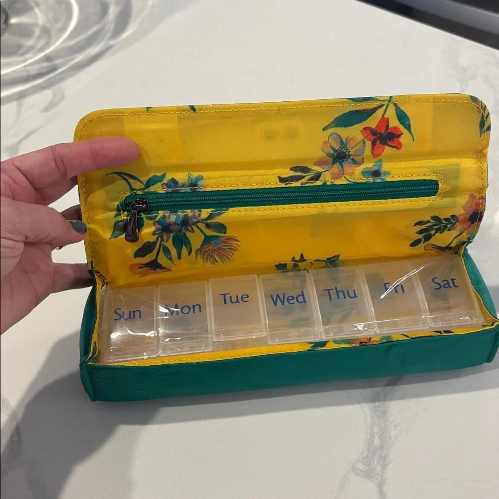 Lug medicine case - Picture 2 of 2